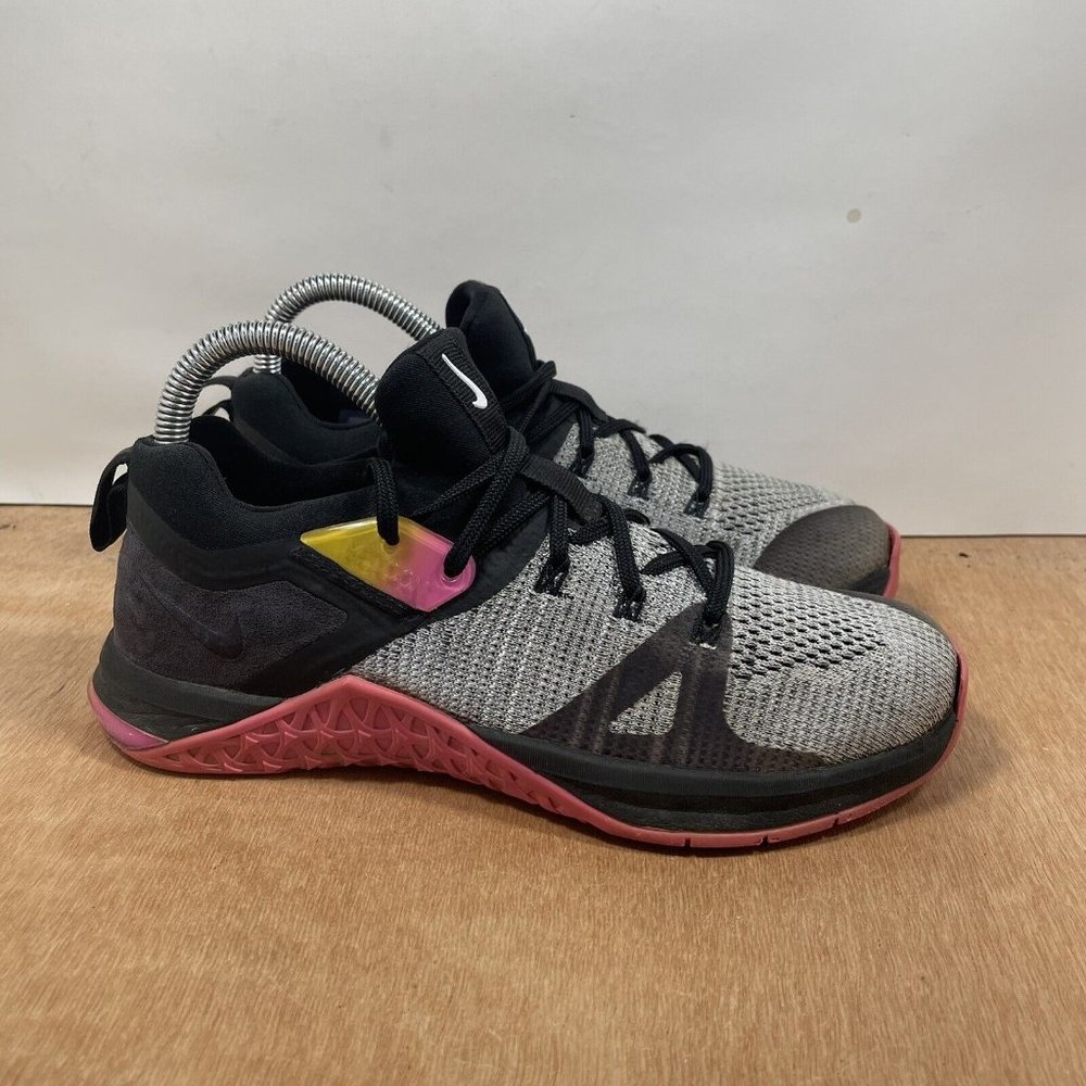 Nike Womens Metcon Flyknit 3 Black Pink Gray Running Shoes Sneakers size 7